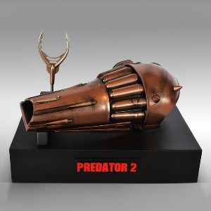 [23년 3분기] Hollywood Collectibles Group 프레데터 2 네트&amp;다트 라이프사이즈 레플리카(911743) Predator 2 Net Gun and Dart Life-Size Replica(911743) ◈사이드쇼◈쇼트없이 안전하게 입고◈뽁뽁이 안전포장 발송